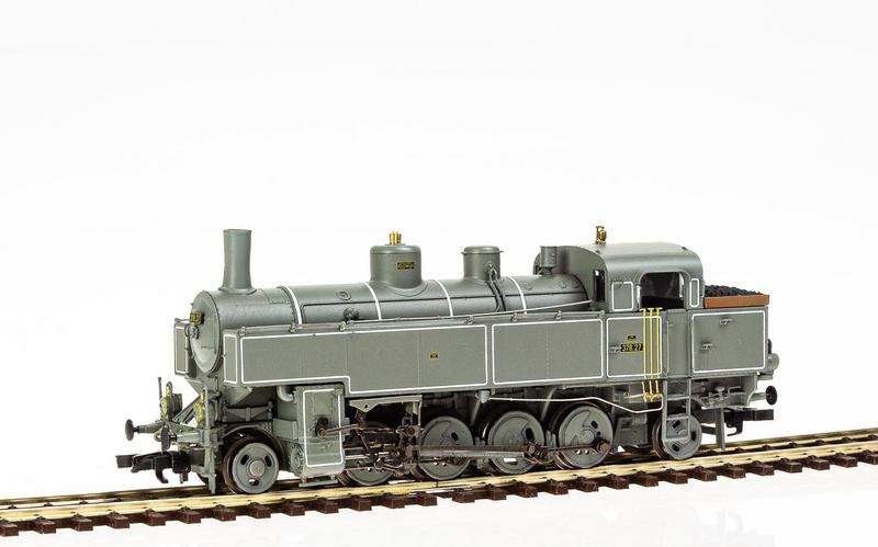 Memoba - Produktdetail Liliput li131409 BBÖ Dampflokomotive 378.27, Epoche  II, Rundschlot, Fotoanstrich, Formänderung